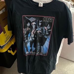 Kiss shirt